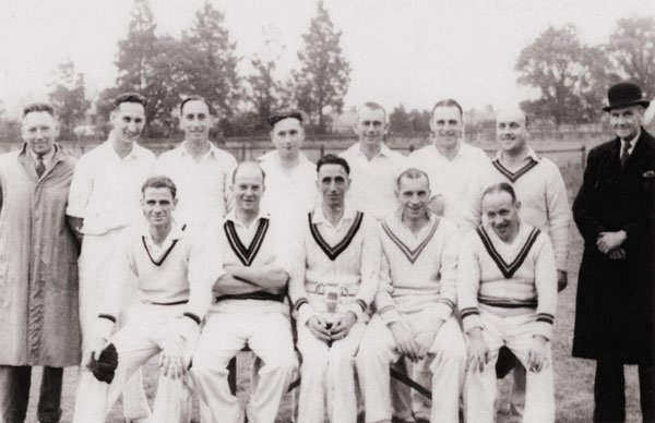 The winning 1945 team.