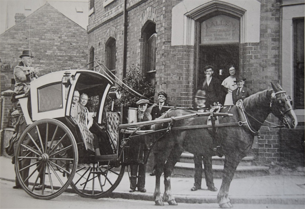 hansom cab an early form of a black cab taxi